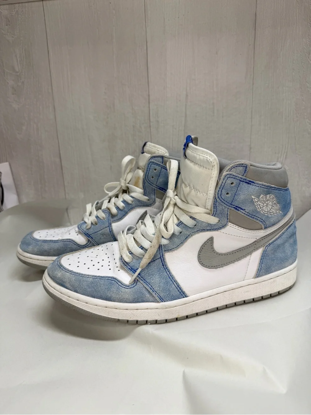 Air Jordan 1 Retro OG High Hyper Royal White Size 11.5 Faded blue suede & white